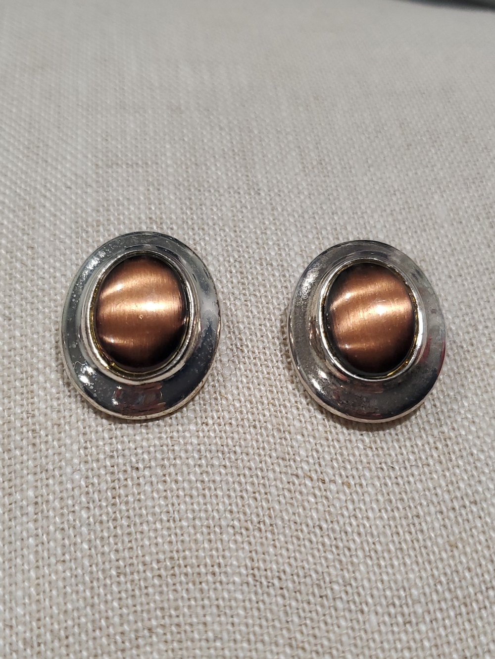 Vintage Siver-tone Liz Claiborne Clip On Earrings